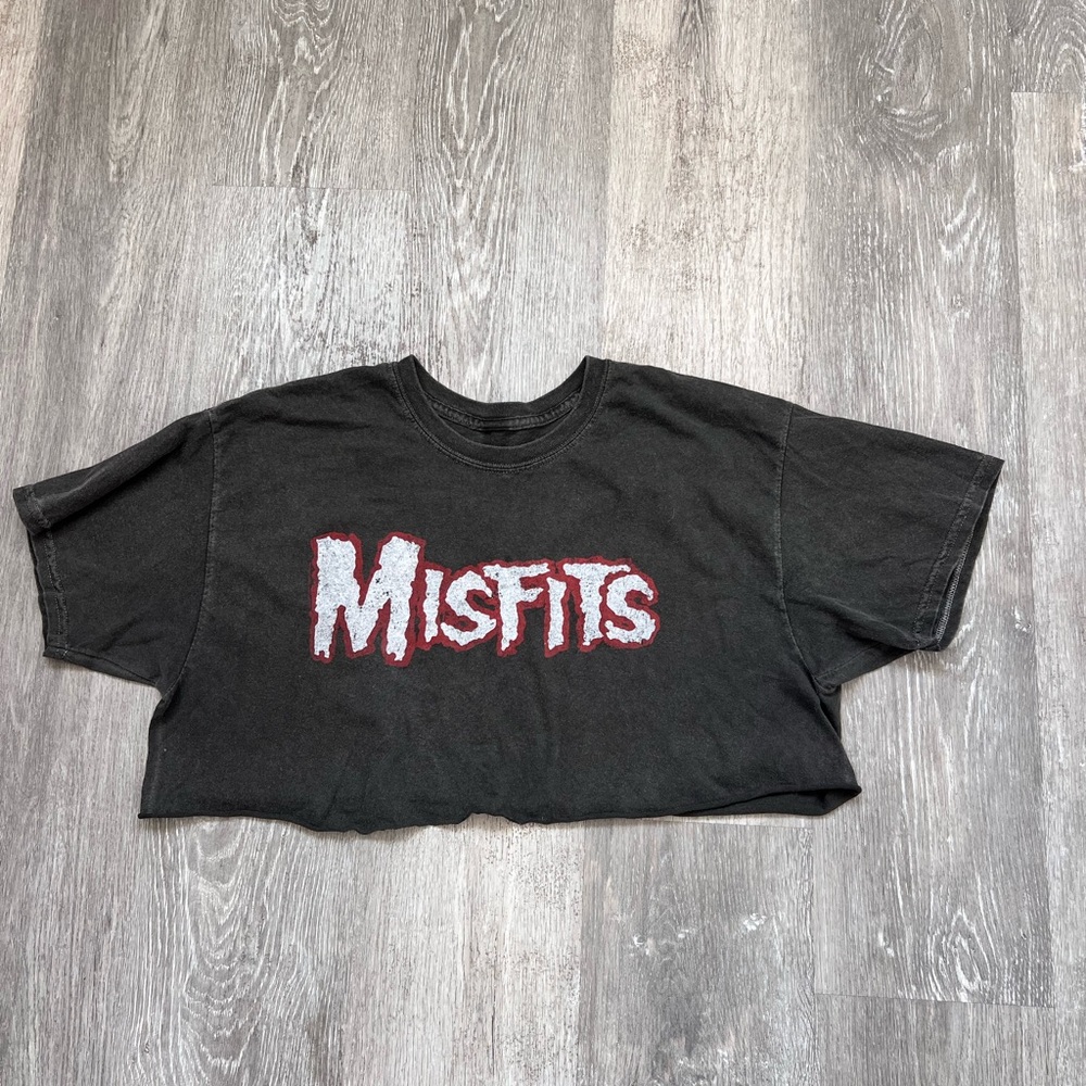 Black Misfits Cropped T-Shirt